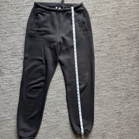 Gymshark Gray Cropped Sweatshirt - Picture 10 of 16